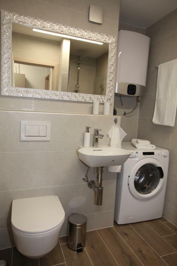 Elegant Central Apt Maribor W/Parking Exterior photo