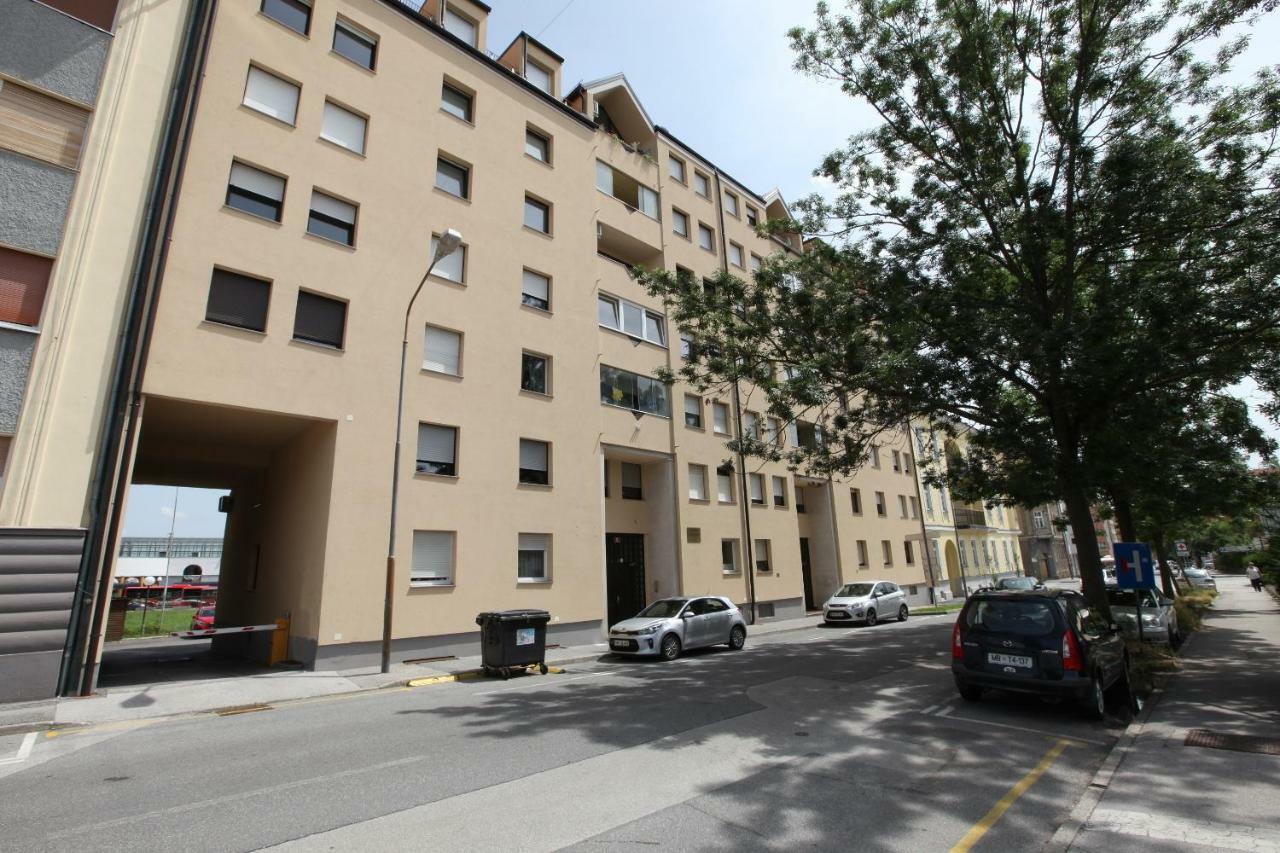 Elegant Central Apt Maribor W/Parking Exterior photo