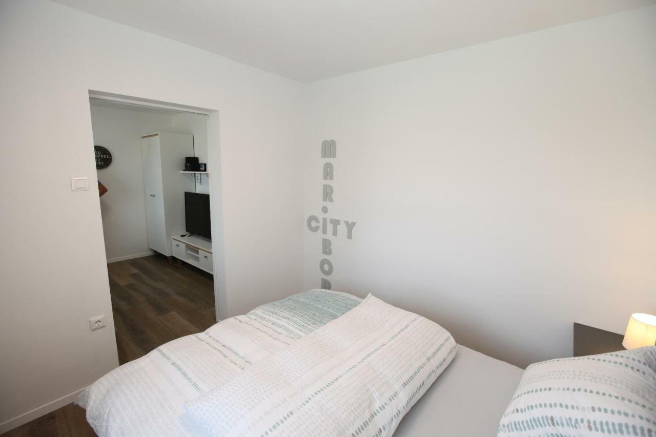 Elegant Central Apt Maribor W/Parking Exterior photo